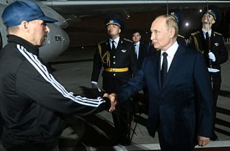 E363403D911Bcd03Ca3362903A91Dc27 Красиков Оказался Под Охраной Спецслужб Во Время Обмена Заключенными В Германии 4